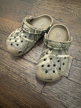 Camo Crocs. Size 9 toddler.